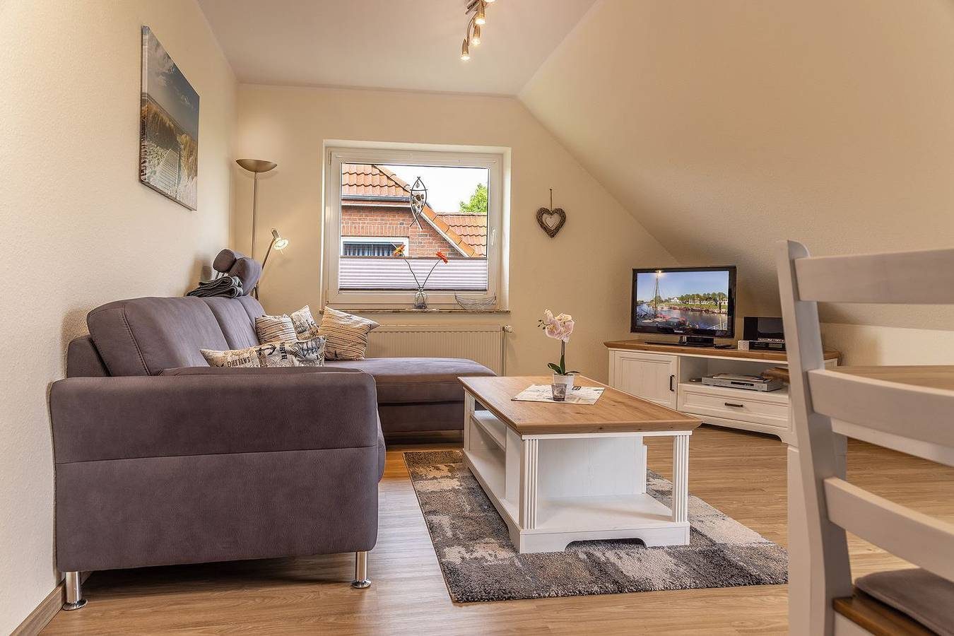 Gemütlich eingerichtete Ferienwohnung im Obergeschoss für 4 Personen + Kleinkind, 60 qm. — Bild 4