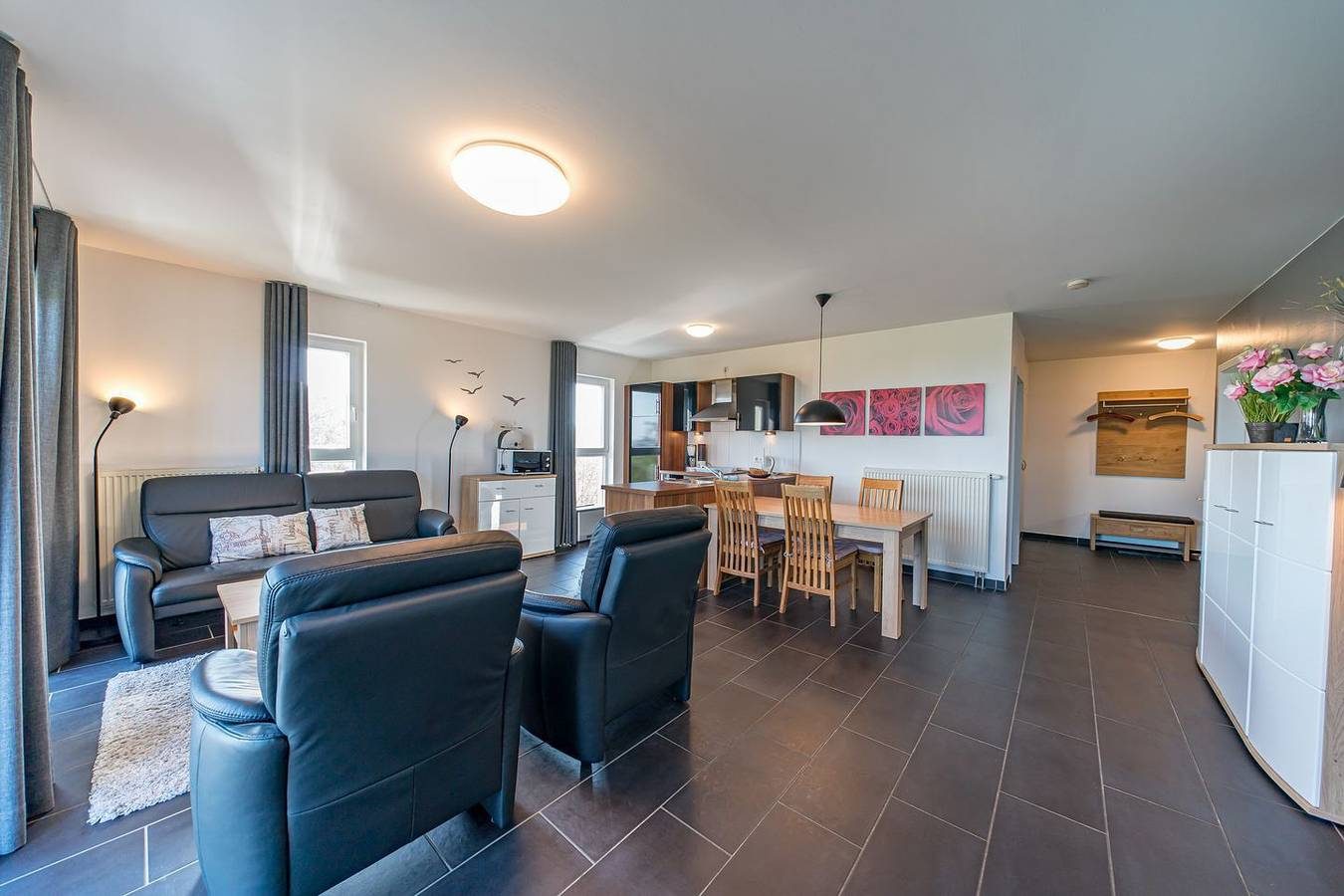 Exklusives Ferienapartment mit Meerblick, Balkon, Sauna und Whirlbadewanne — Bild 3