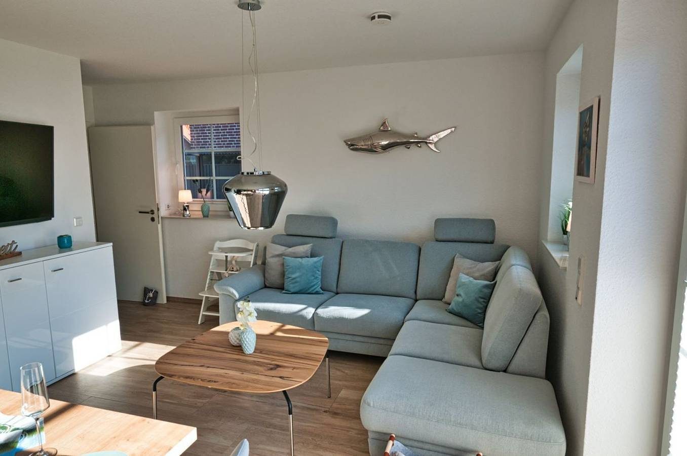 100qm Ferienhaus mit Infrarotkabine, Kamin, Garten & überdachter Terrasse — Bild 2