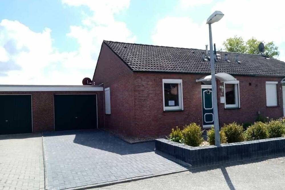 Ferienhaus Berumbur für 1 - 4 Personen mit 2 Schlafzimmern - Ferienhaus — Bild 2