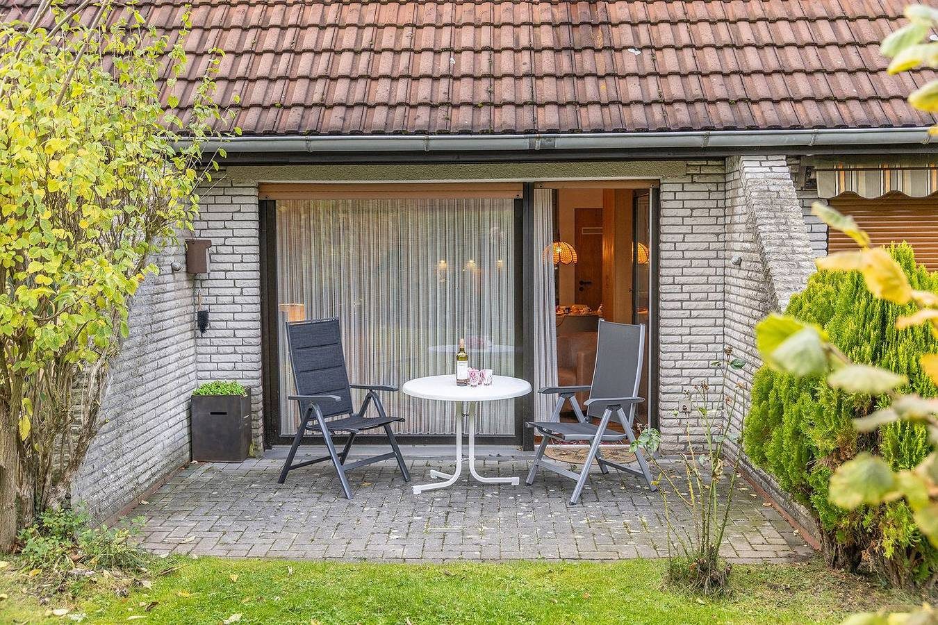 Anmutig und neuzeitlich: Diese niedlich eingerichtete Erdgeschoss-Suite von ca. 40 qm befindet sich in Strandnähe und kann 2 Personen beherbergen.
