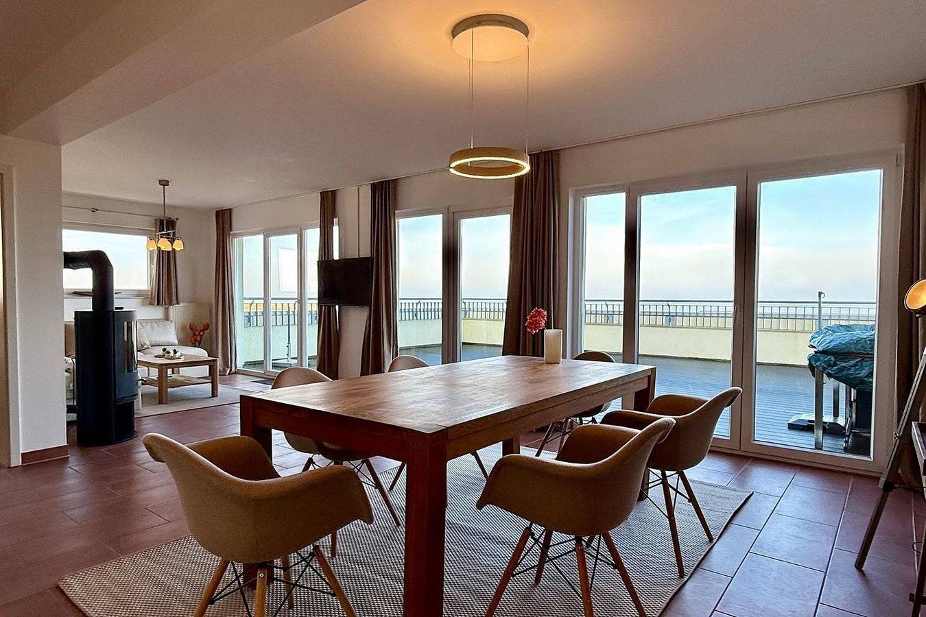 Tolles Penthouse mit 54 qm großer Dachterrasse, Meerblick, Sauna und Hot-Tub! — Bild 4