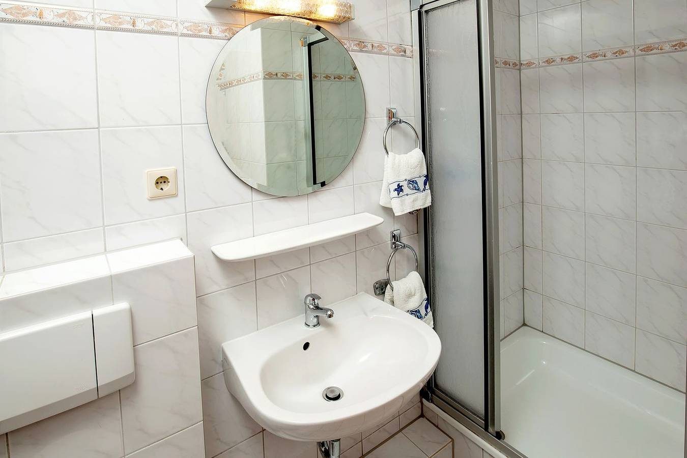 Modernes Zwei-Zimmer Appartement mit Laminatboden — Bild 4