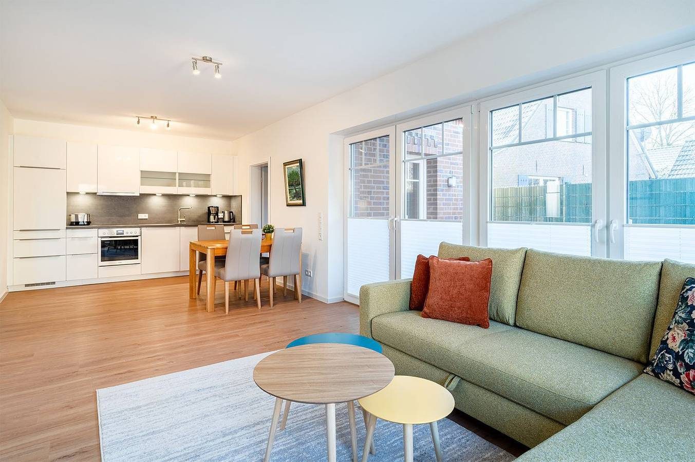 Moderne Erdgeschosswohnung am Hafen: Lichtdurchflutetes Wohnen mit Komfort