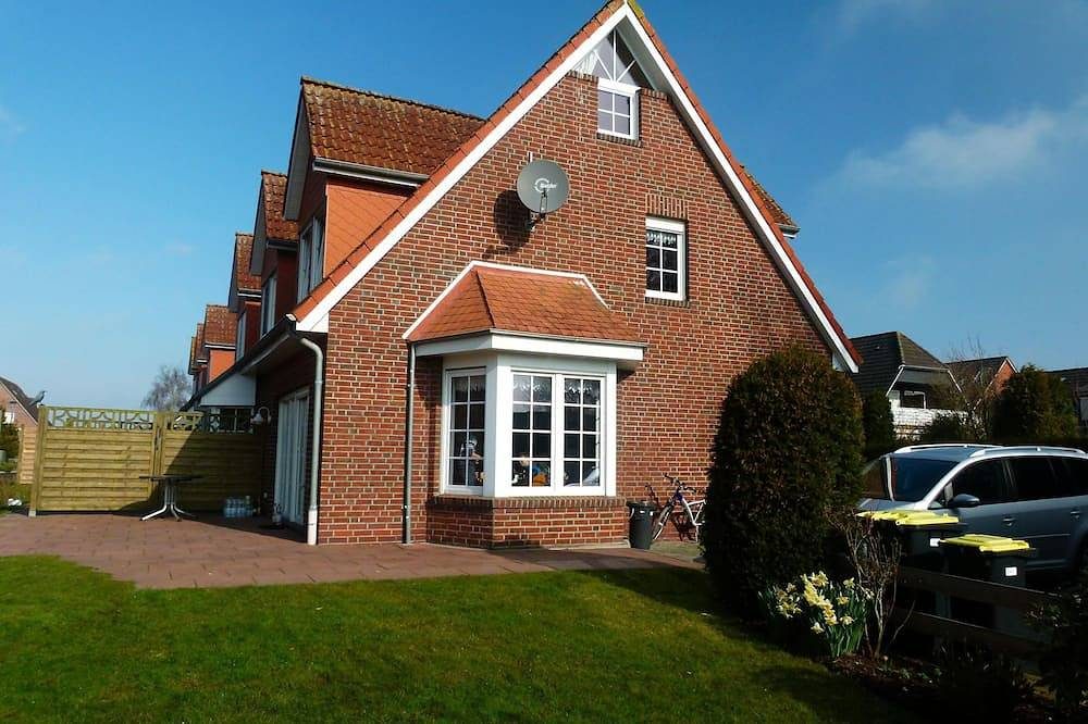 Ferienhaus direkt am Fluss, Strandnähe , Wlan, Tv, 6 Betten , eigener  Bootssteg