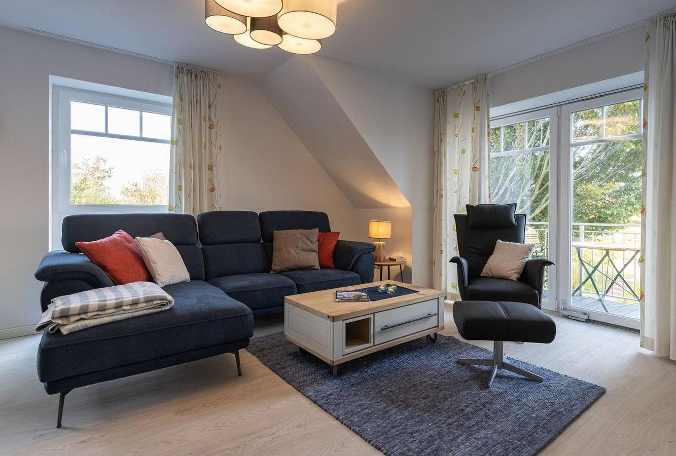 80qm Ferienwohnung direkt am Wasser mit Kamin und Balkon für 4 Personen — Bild 3