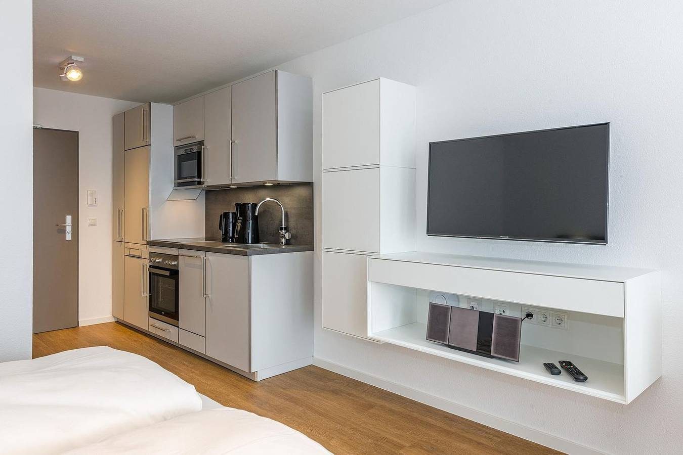 1-Zimmer-Apartment, strandnah, mit Balkon, Parkplatz, Schwimmbad- & Saunanutzung — Bild 3
