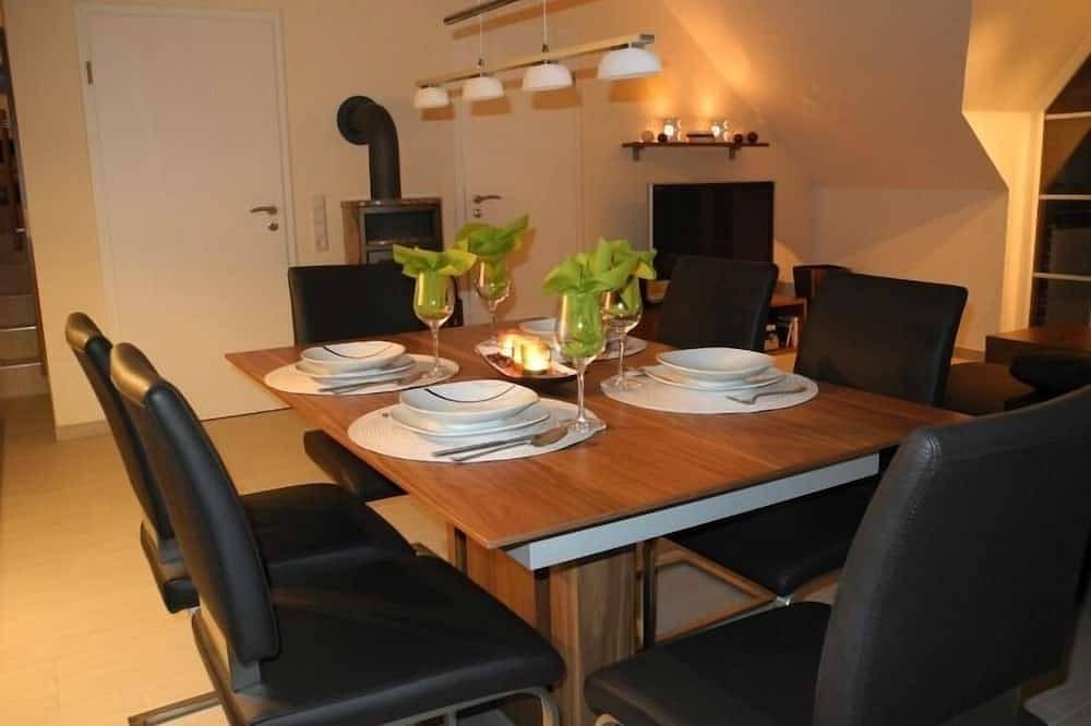Ferienwohnung (80qm) mit Balkon, Kamin und Badewanne für 4 Personen am Wasser — Bild 4