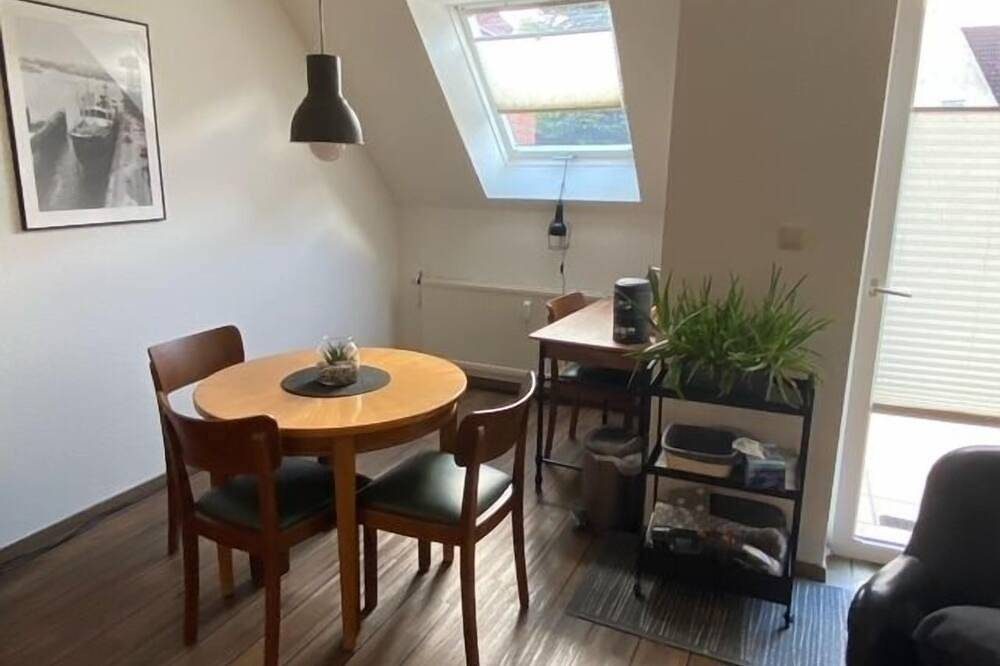 Helles, zentral gelegenes Business-Aparment mit Balkon, 61m², max. 2 Personen