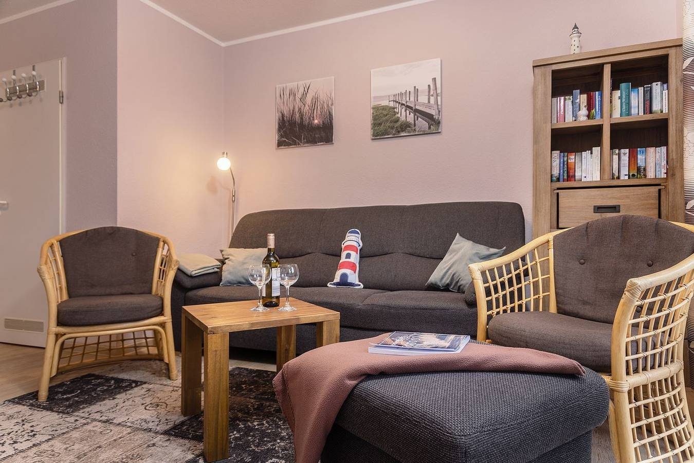 Das Ferienhaus liegt nahe dem Innenhafen in Harlesiel und bietet viel Platz für bis zu 5 Personen. — Bild 5