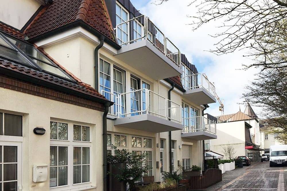 Modern und dennoch gemütlich präsentiert sich Ihr Nichtraucher-Feriendomizil für 2-3 Personen im 2. Obergeschoss eines gepflegten Appartementhauses in begehrter Innenstadtlage. Die Ferienwohnung wurde Ende 2016 komplett renoviert und liebevoll ... — Bild 2