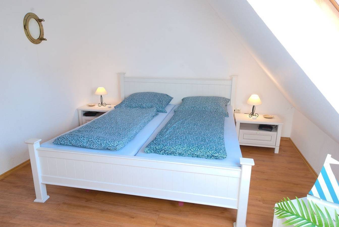 Ferienhaus mit zentraler Lage für bis zu 6 Personen in Norddeich und Garten — Bild 4