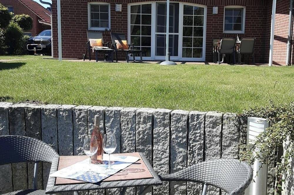 Tolles Ferienhaus (85qm) für 4 Personen mit Kamin direkt am Wasser — Bild 2