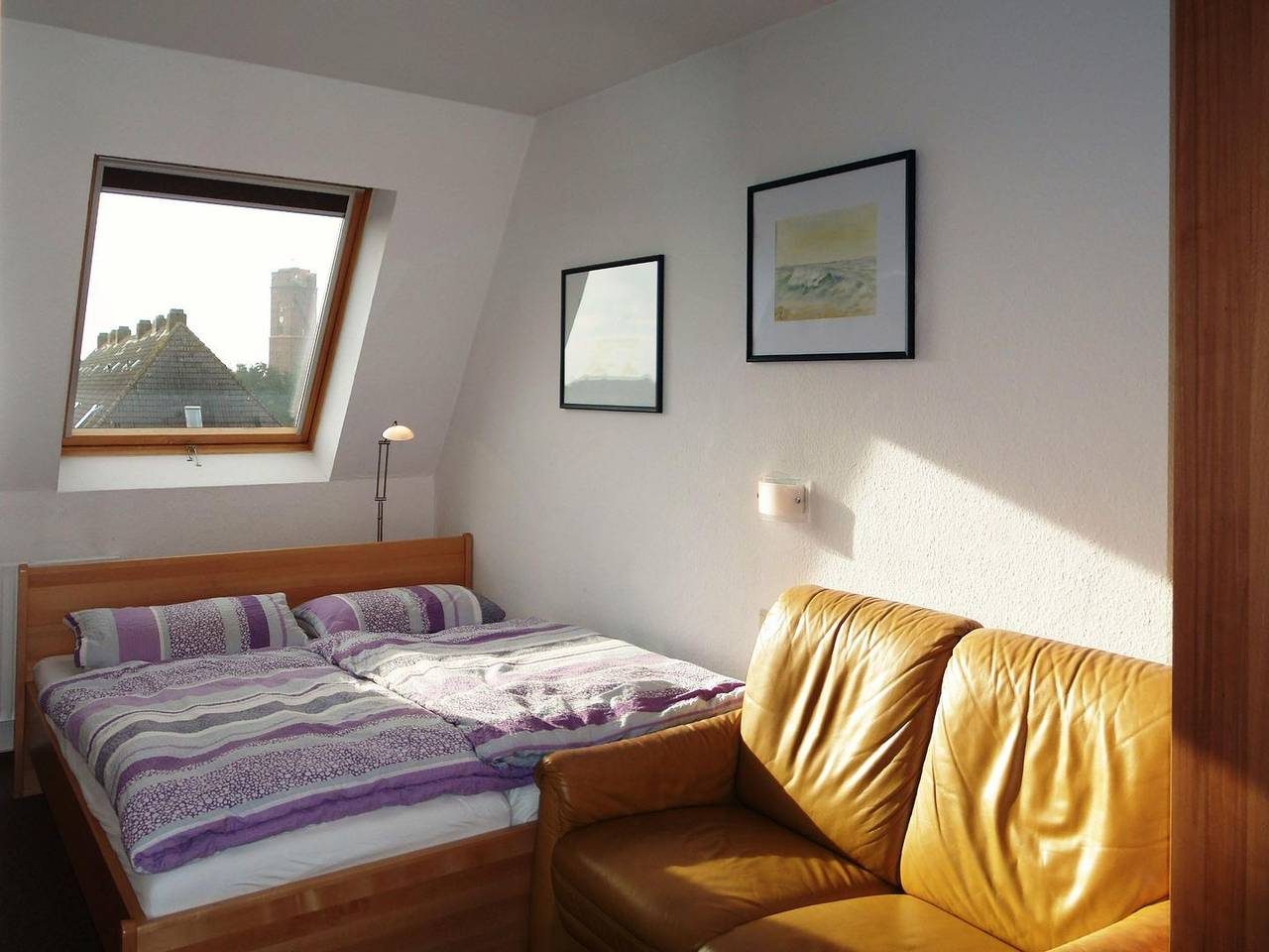 Zentrale Ferienwohnung für 2 Personen in der 3. Etage mit Südbalkon — Bild 3