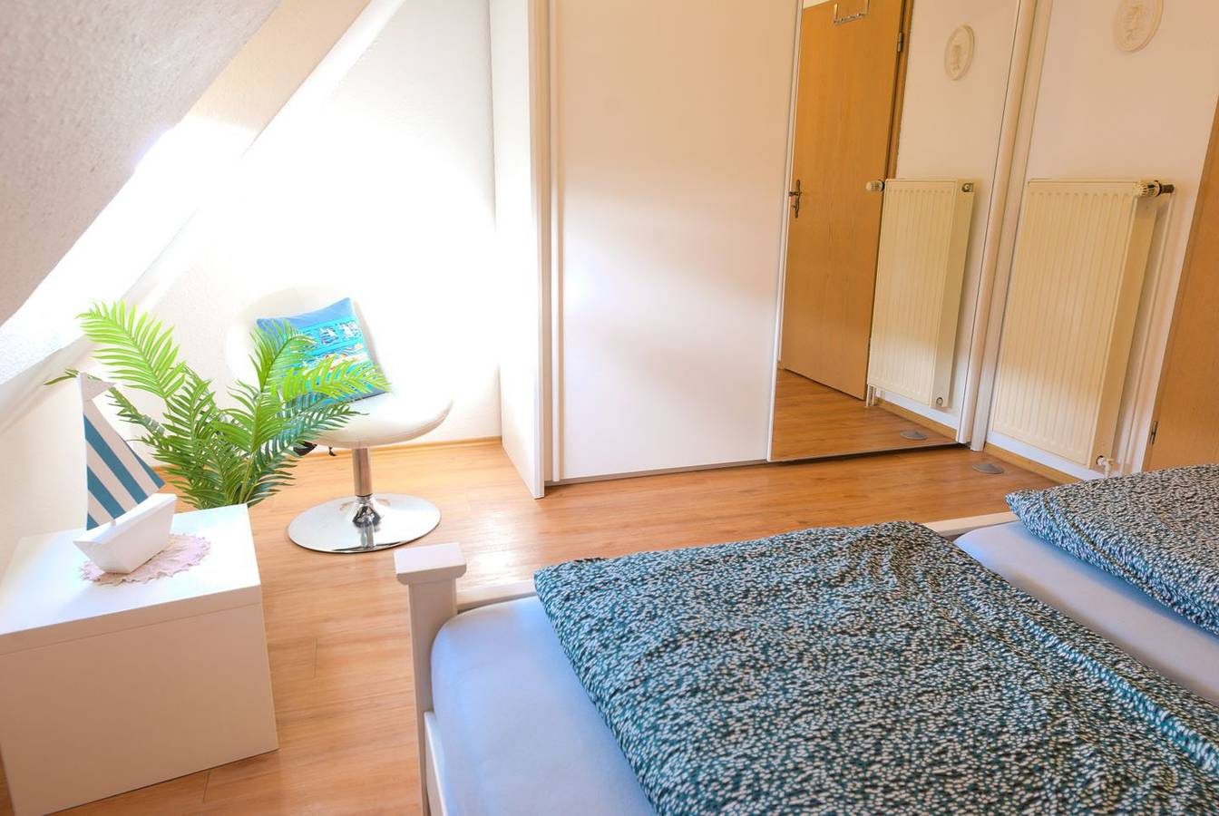 Ferienhaus mit zentraler Lage für bis zu 6 Personen in Norddeich und Garten — Bild 5