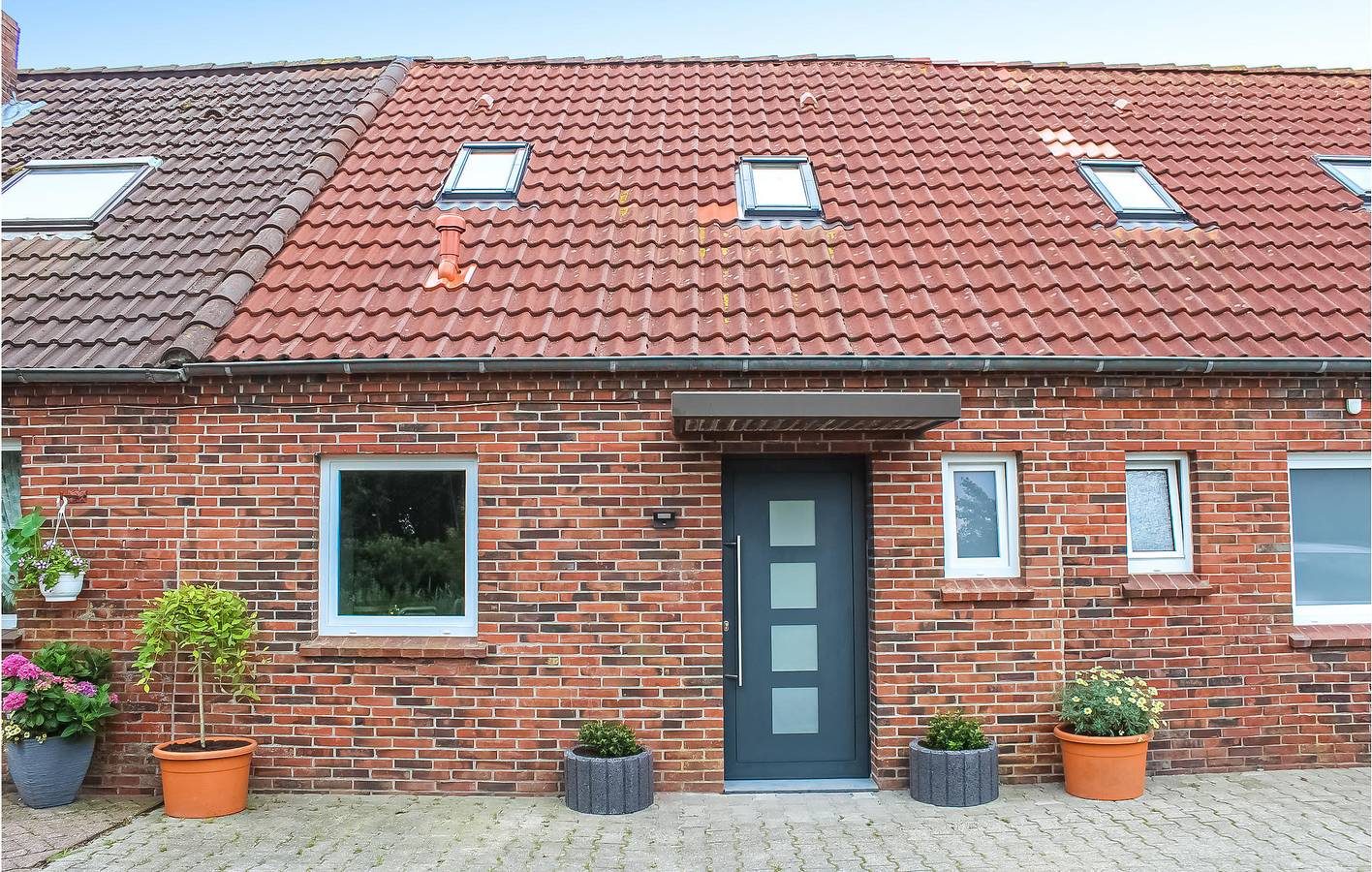 Gemütliches Mietapartment mit Parkplatz, TV & Garten — Bild 2