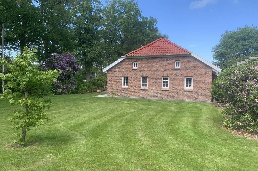 Modernisierte Bauernhaus in der Nähe von Oldenburg mit einem schönen Garten auf dem Lande