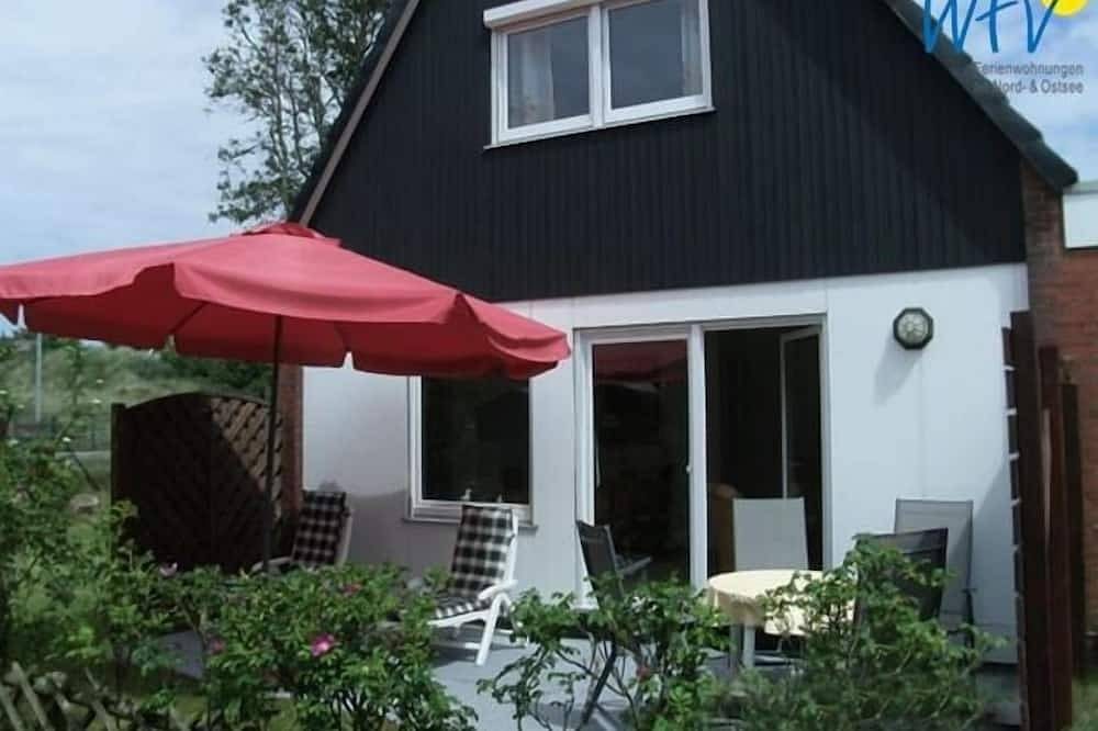 Insel Borkum: Ferienhaus mit Terrasse und Garten