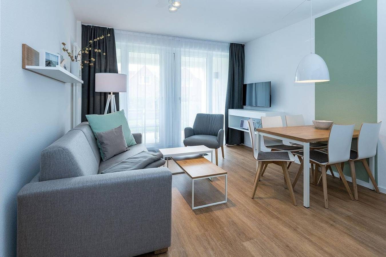 Apartment nahe der See mit zwei Terrassen, Parkplatz, Schwimmbad- & Saunanutzung
