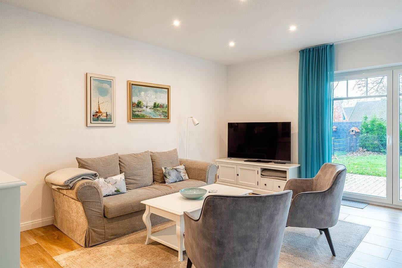 Moderne Erdgeschosswohnung am Hafen: Lichtdurchflutetes Wohnen mit Komfort — Bild 2