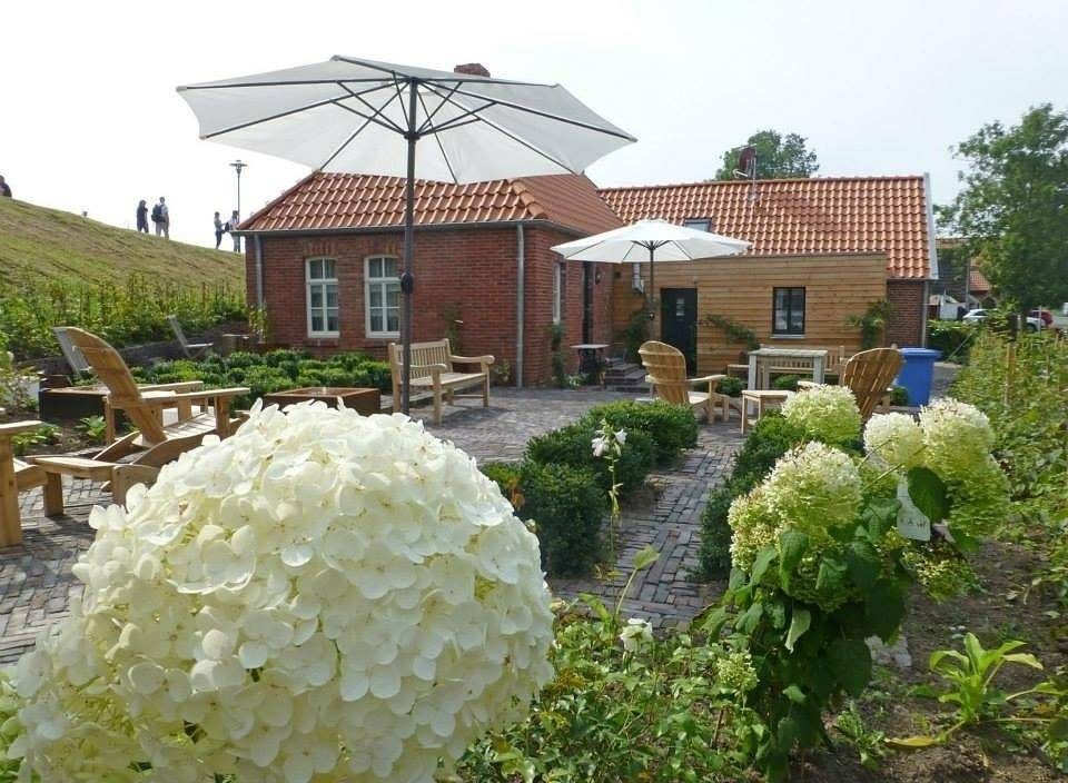 Deichhaus am Greetsieler Hafen / "Uroma Jaaptje"