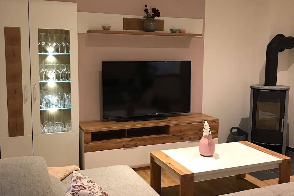 Ferienhaus für 12 P. mit Sauna & Ofen, Direkt am Wasser - 2 Haushälften