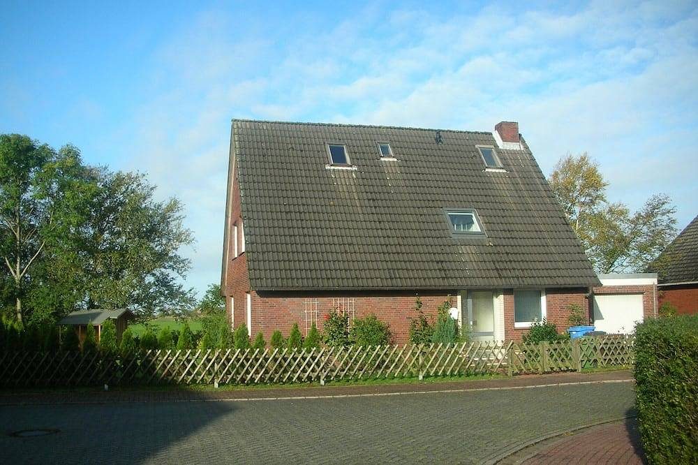 Schöne feine Wohnung mit Garten, Wiese, Blick auf Wasser und Land