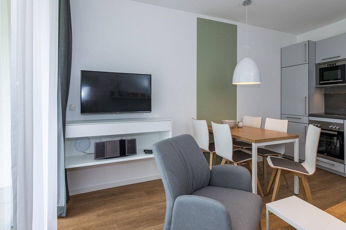 Apartment nahe der See mit zwei Terrassen, Parkplatz, Schwimmbad- & Saunanutzung — Bild 5