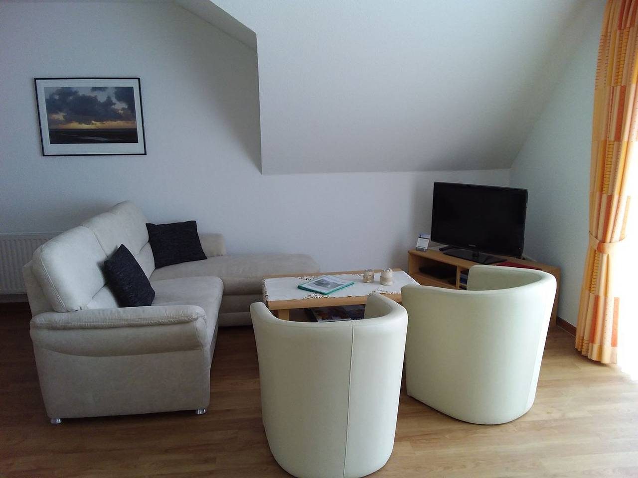 Schöne Ferienwohnung (65qm) für 4 Personen mit Balkon unweit zum Strand — Bild 4
