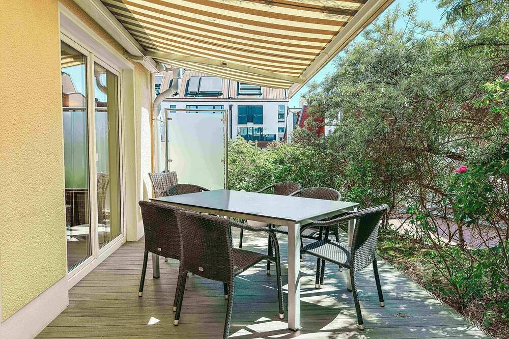 Kapitänshaus Useney mit 3 separaten Schlafzimmern und sonniger Terrasse — Bild 2