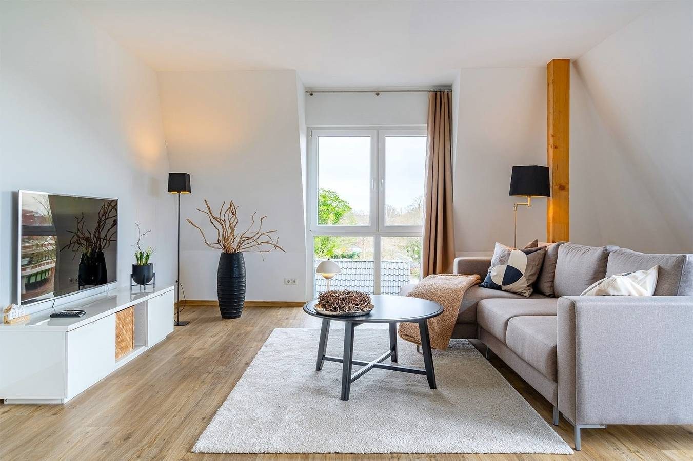 Sonniges City-Apartment mit Terrasse über den Dächern von Aurich