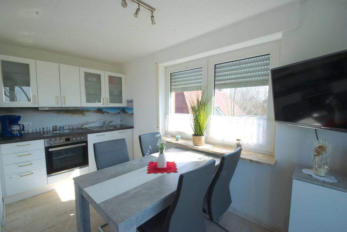 Komfortable 3-Zimmer-Wohnung mit Balkon und Stellplatz — Bild 3