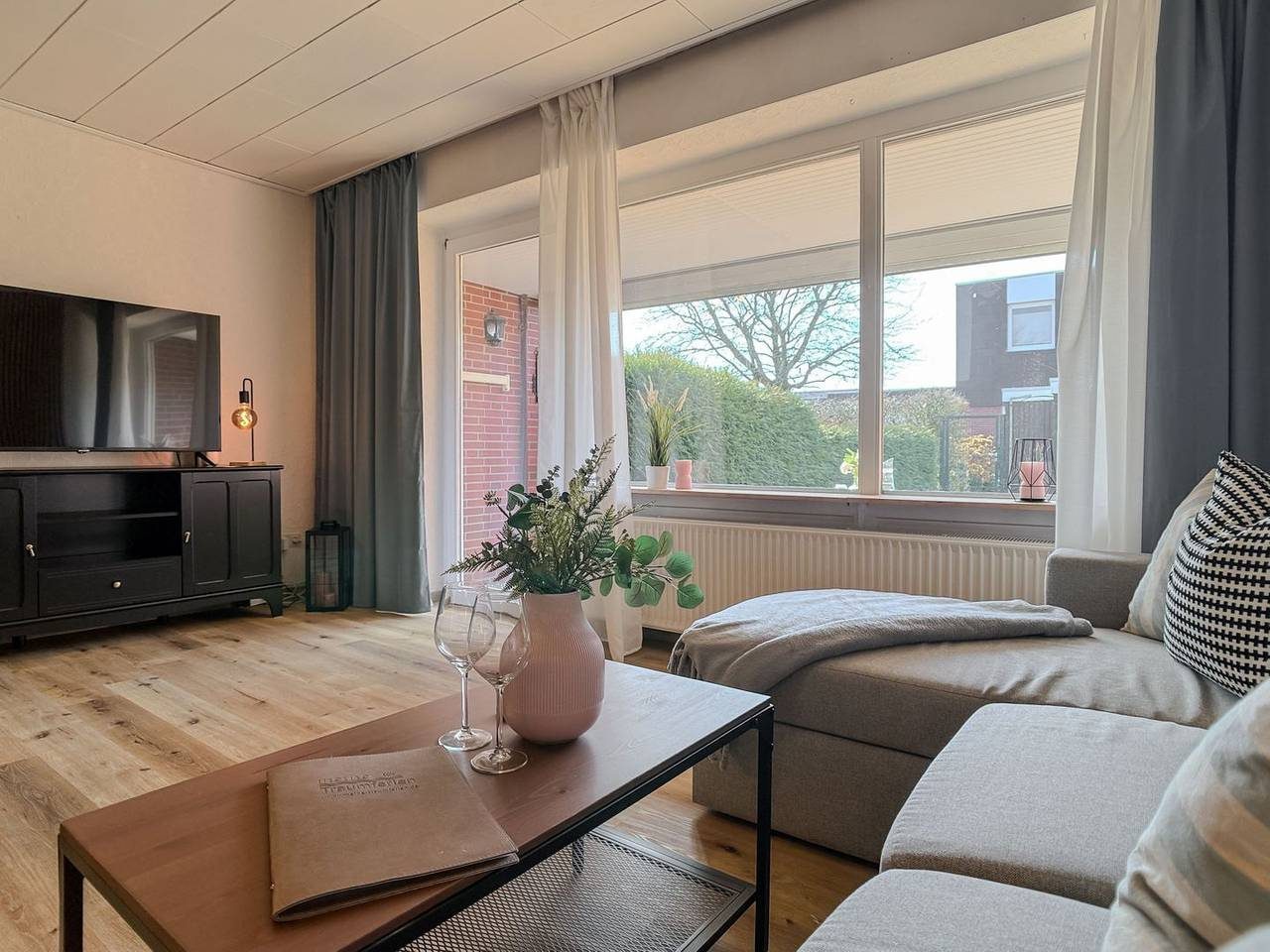"Ferienwohnung Nordstern in Schillig: 48qm für 4 Personen & Hund