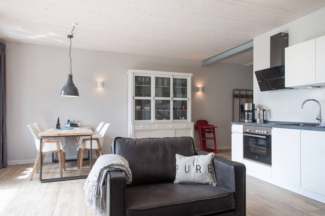"Entspannen Sie in der charmanten Ferienwohnung Gulfhof Dreybült in Neßmersiel!"