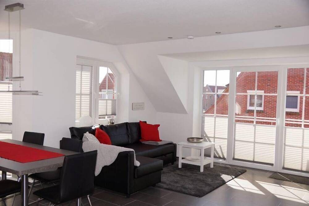 Schöne Wohnung (70qm) für 4 Personen + Hund mit Wasserzugang und Balkon