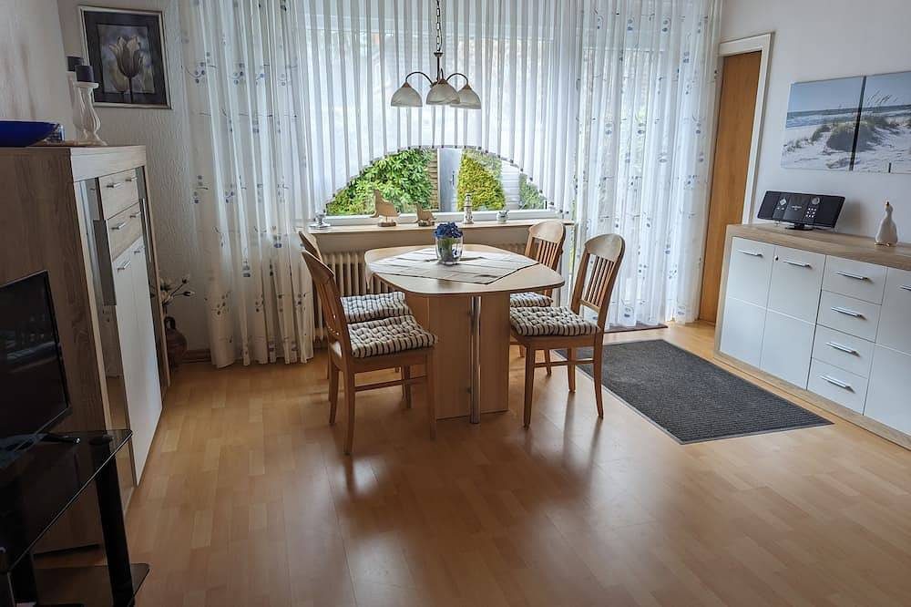 Gemüdliches Ferienh. mit unzähligen Freizeitmöglichk. im Ferienpark Hage\/Nordsee — Bild 4