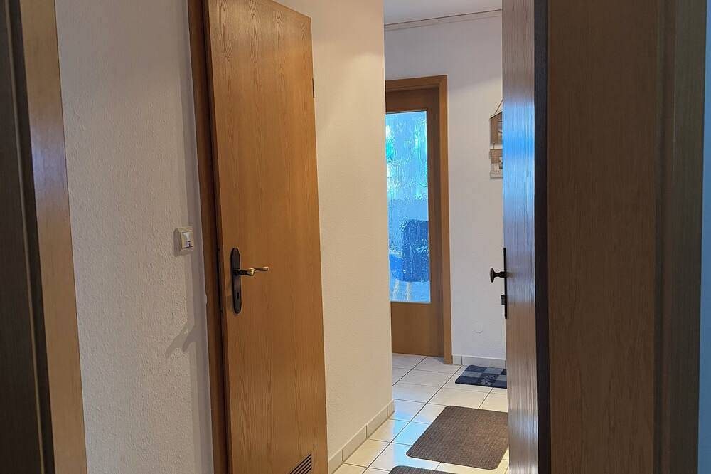 Kleine gemütliche Ferienwohnung! \n10 Min. vom Strand und Zentrum entfernt. — Bild 4