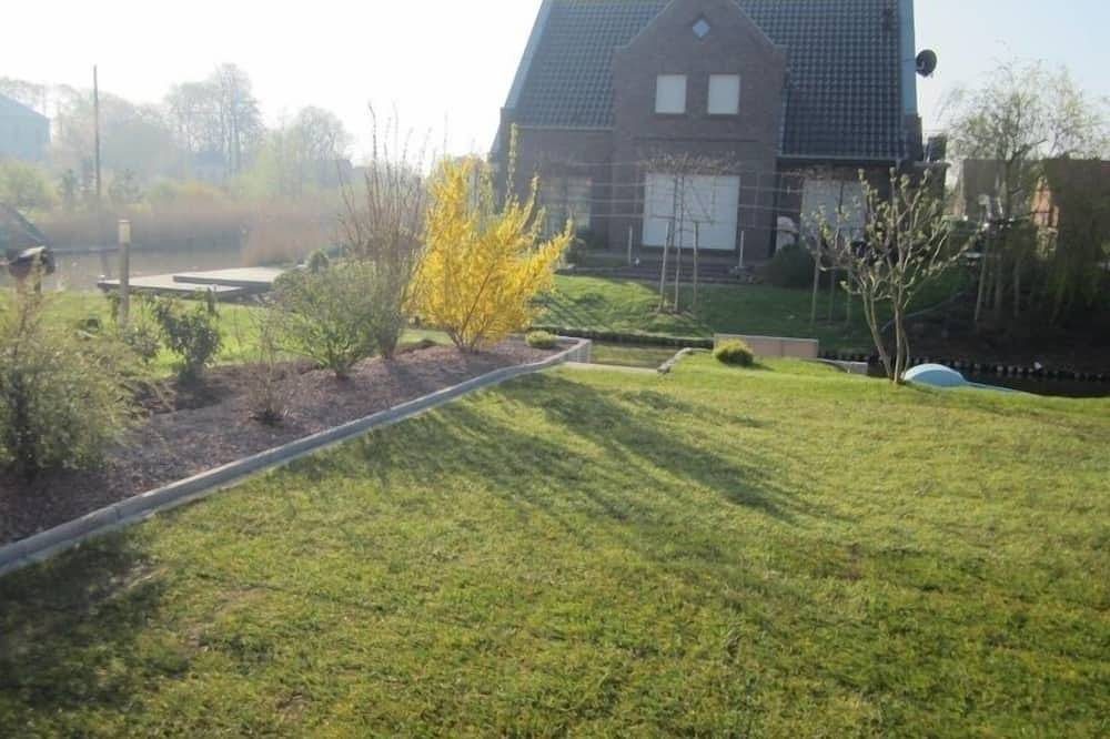 100qm Ferienhaus am Wasser für 6 Pers. mit Kamin, Wärmekabine, Garten & Tretboot — Bild 4