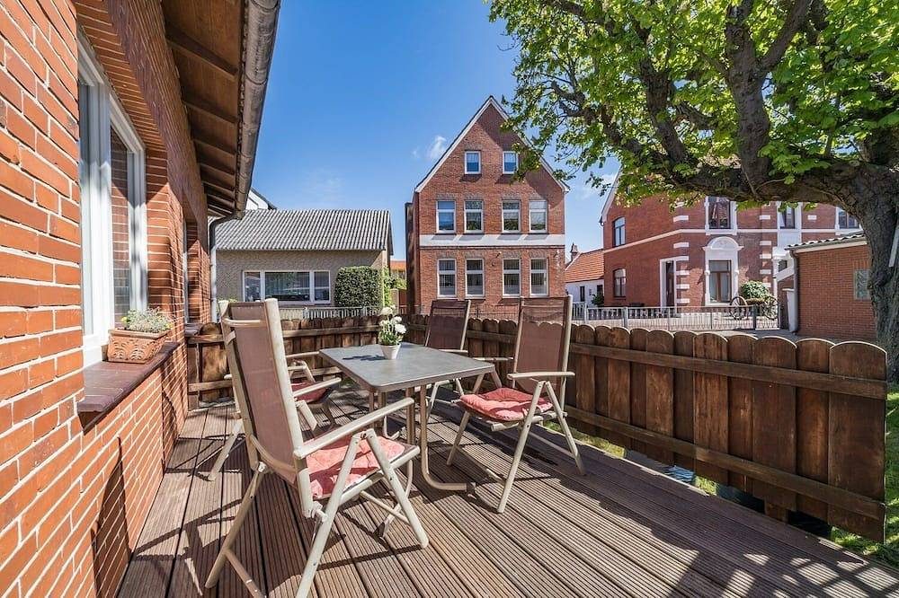 Großzügiger Ferienbungalow mit eigenem Eingang, Terrasse und Gartenblick — Bild 2
