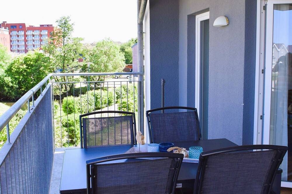 Moderne, hochwertige Ferienwohnung, Sauna, großer Balkon, strandnah