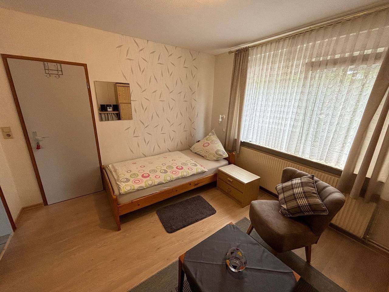 Gemütliche 1-Raum-Wohnung, 1 Pers., Emden am Deich, Parkplatz, Grillplatz, Wlan — Bild 3