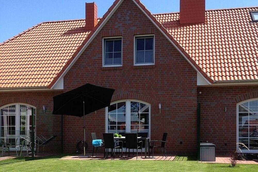 Ferienhaus (85qm) für 4 Personen + Hund mit Wasserblick, Garten und Gäste-Wc