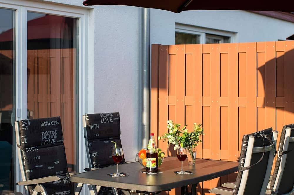 Am See - Luxus Ferienhaus mit allem Komfort, direkt an einem kleinen See gelegen — Bild 2