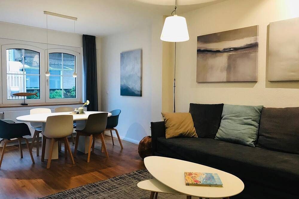 Bogenhuus unten mit Terrasse im Zentrum von Norderney
