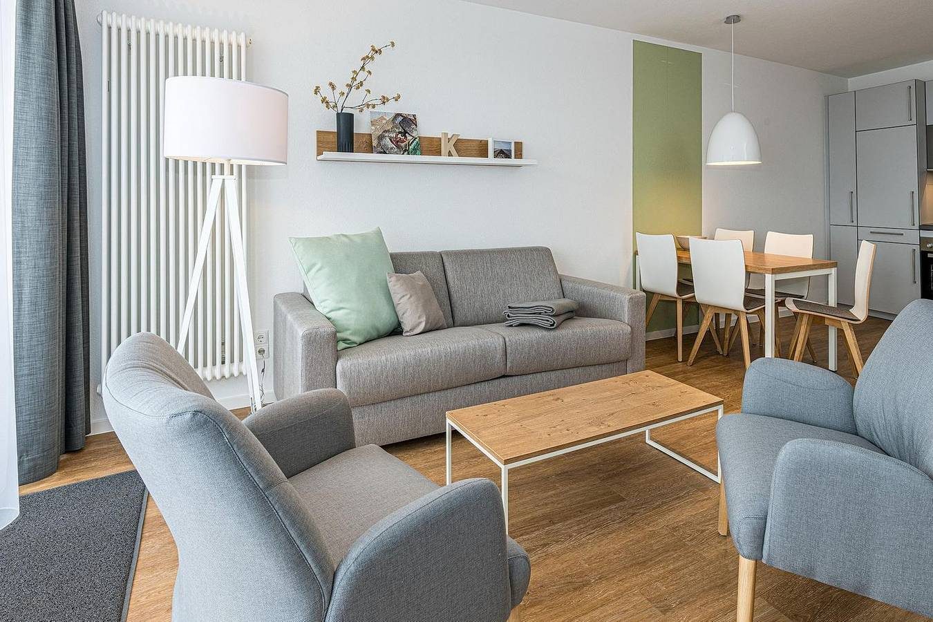 Strandnahes Ferienapartment mit Balkon, Parkplatz, Schwimmbad- & Saunanutzung — Bild 2