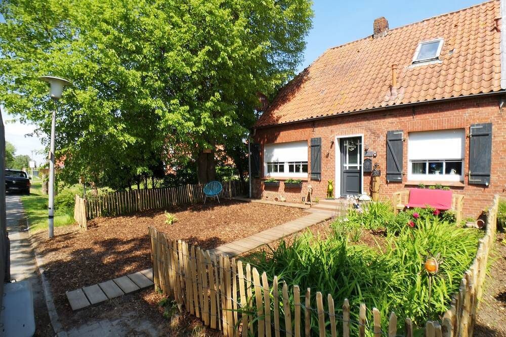 Ferienhaus Huus an`t Dörpsdiek in Krummhörn, Ostfriesland, Deichnähe