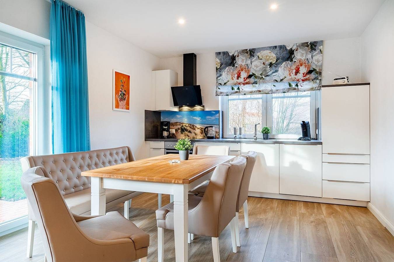 Moderne Erdgeschosswohnung am Hafen: Lichtdurchflutetes Wohnen mit Komfort — Bild 5