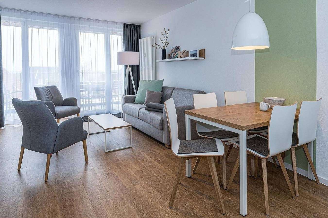 Strandnahes Ferienapartment mit Balkon, Parkplatz, Schwimmbad- & Saunanutzung — Bild 3