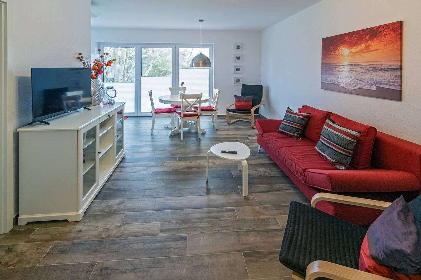 Moderne Neubau-Erdgeschoßwohnung mit Klimaanlage und weitem Blick — Bild 2