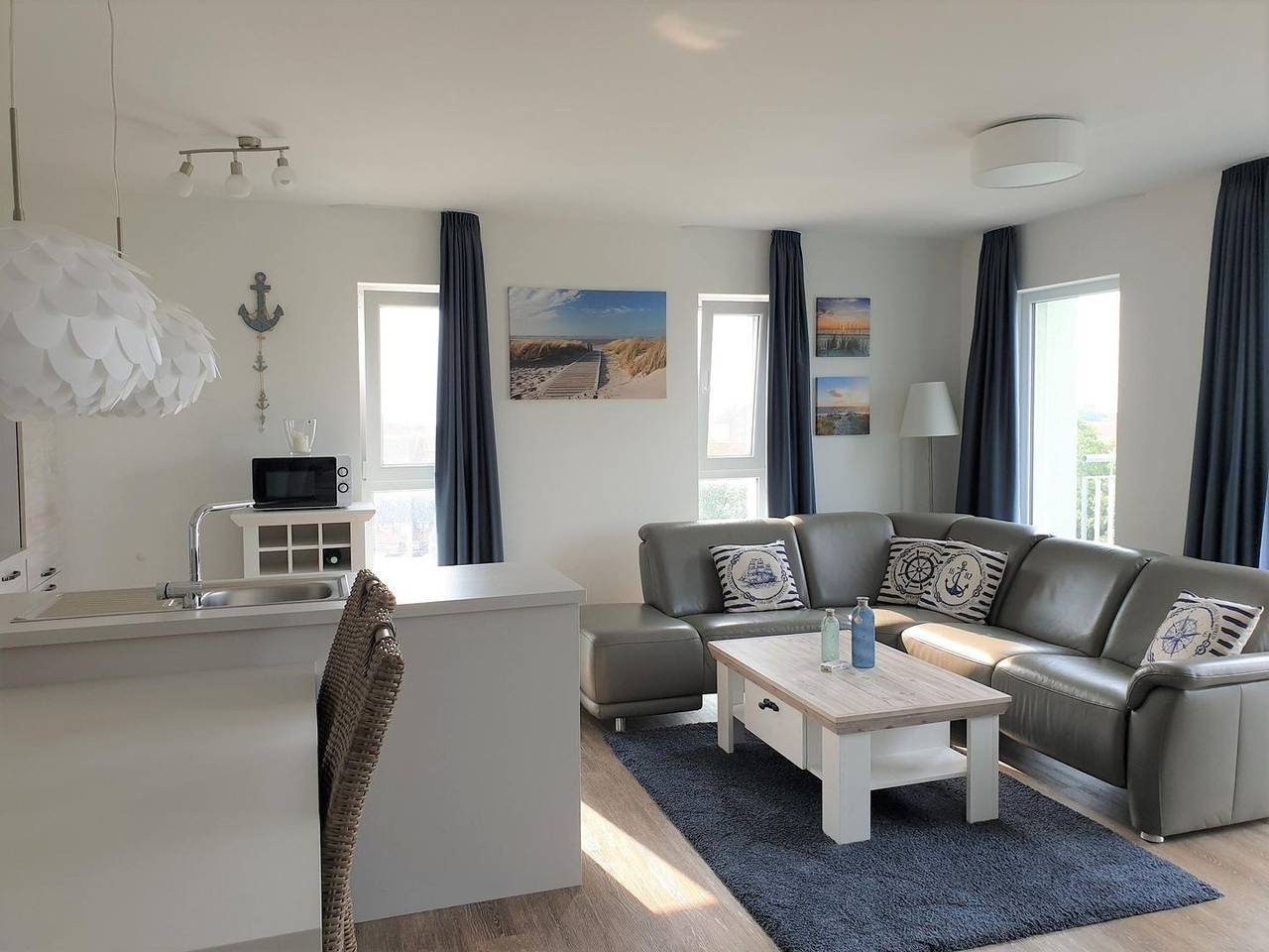 Moderne Ferienwohnung, Sauna, sonniger, großer Balkon, Haustiere, Strandnah — Bild 2